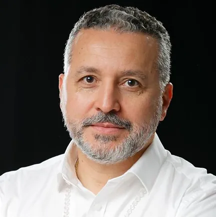 Dr. Francisco Barros