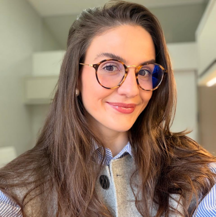 Dra Mariana Claudino Dermatologista